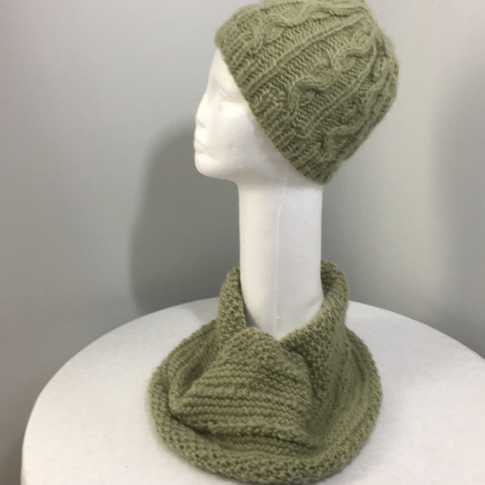 Fluffy sage green hat & cowl